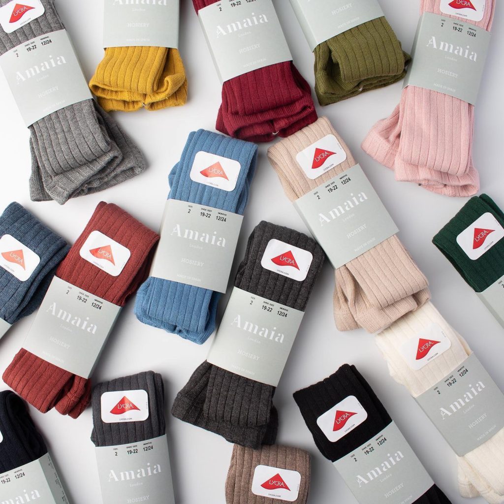 タイツ再入荷⁡人気のタイツを再入荷しております🧶⁡お気に入りの秋冬カラーを見つけてくださいね⁡⁡@bonitatokyo⁡︎ONLINE STORE https://bonitatokyo.com⁡#bonitatokyo #amaiakids #アマイアキッズ #シャーロット王女 #出産祝いギフト #リブタイツ #ベビーギフト #キッズタイツ #女の子ママ #ベビータイツ #こどものいる暮らし