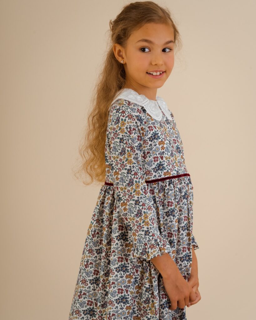 Amaia Kids⭐︎スモッキング刺繍ワンピース　3a Amaia Kids⭐︎スモッキング刺繍ワンピース 3a Amaia Kids