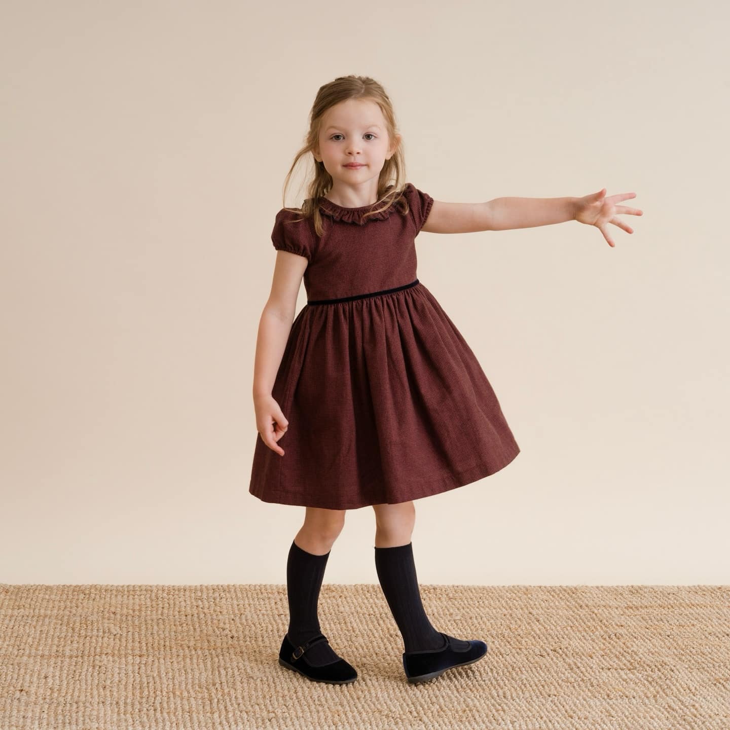 毎年大人気のRaisinドレスが、今年は上品なバーガンディカラーで登場⁡男の子用シャツもご用意しています七五三やセミフォーマルなシーンにピッタリのアイテムです⁡12時から発売開始！お見逃しなく⁡#アマイアキッズ #amaiakids  #amaiajapan #キッズフォーマル #七五三 #七五三ワンピース #キッズフォーマル #むすめ服 #女の子服 #むすこふく #キッズファッション #英国ファッション #英国子供服 ⁡@amaia_japan⁡▼オンラインショップhttps://amaia.jp