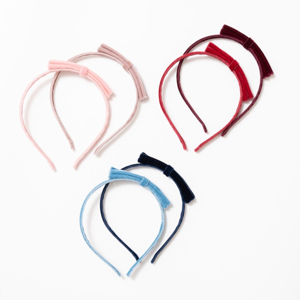 【新作ヘアバンド入荷】季節感たっぷりのベルベット素材のヘアバンドが入荷しました⁡やわらかな質感と上品な光沢感が特徴のベルベットはこれからの秋冬シーズンにぴったりのお素材️⁡可愛らしいリボンデザインのヘアバンドは、全部で6色展開🦢ギフトにしても喜ばれるアイテムです⁡お好みのカラーを見つけて秋冬のコーディネートをお楽しみください🥰⁡新作ヘアバンドは9月20日（金）21:00発売です♡⁡《ベルベット素材ヘアバンド》全6色税込4,730円⁡#アマイアキッズ #amaiakids  #amaiajapan #ヘアアクセサリー #キッズファッション #キッズコーデ #キッズヘアバンド #キッズヘアアクセサリー #女の子ママ #女の子ヘアアクセサリー ⁡@amaia_japan⁡▼オンラインショップhttps://amaia.jp