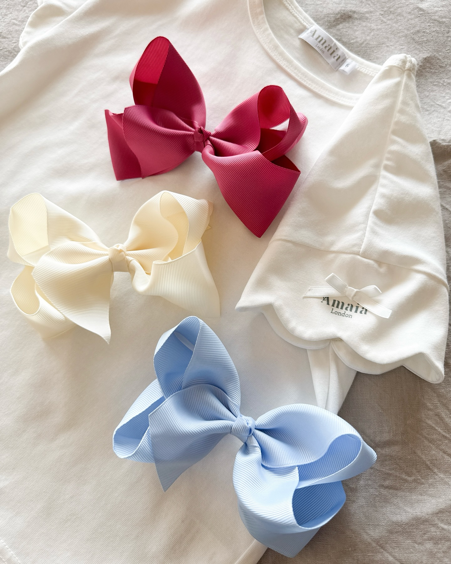 完売中のお色やサイズを入荷しました️⁡アマイアキッズのヘアクリップ⁡全70色からお好みのお色を見つけてください⁡📸上からRaspberryCreamBlue bird⁡#アマイアキッズ #amaiakids #amaiajapan #女の子ヘアアクセサリー #キッズヘアアクセサリー #ヘアボウ #ヘアクリップ #ヘアアクセサリー #イギリスブランド #むすめ服 #女の子ママ ⁡@amaia_japan⁡▼オンラインショップhttps://amaia.jp