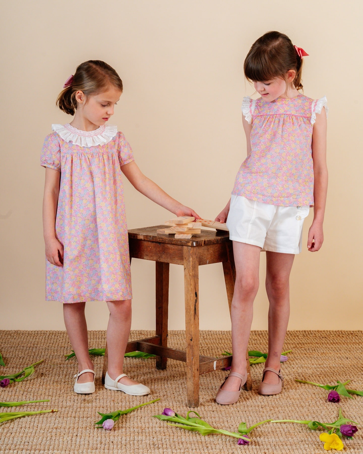 リバティで姉妹コーデ👭リバティ柄Sadie Roseシリーズから、やわらかな色彩とピンクの手刺繍が魅力のアイテムが登場。ワンピースとトップスでお揃いコーディネート♡Pepa new dress ：サイズ 1, 2, 3, 4Hydra top ：サイズ 1, 2, 3, 4上品で可憐な姉妹コーデアイテムを、ぜひチェックしてください【アマイアキッズSS25 POP UP】～4月15日（火）まで、伊勢丹新宿店 本館6階 リ・スタイルキッズにて開催中#アマイアキッズ #amaiakids #amaiajapan #英国子供服 #海外子供服 #姉妹コーデ #リンクコーデ #リバティプリント #手刺繍 #伊勢丹新宿店 #isetan #女の子ママ #出産祝い #ベビーギフト @amaia_japan⁡▼オンラインショップhttps://amaia.jp