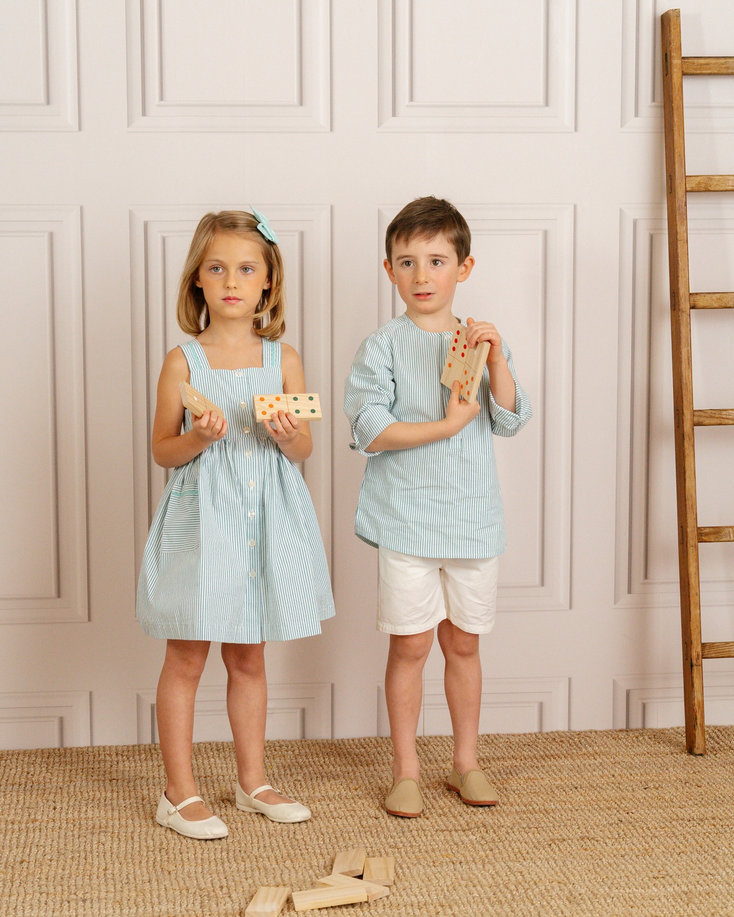 Thank you阪急うめだ本店でのAmaia Kidsポップアップは、無事に終了いたしました ご来場いただいた皆さま、ありがとうございましたこれからやってくる本格的な夏⛱️爽やかなストライプ柄のワンピースとシャツは、コットン100%のシアサッカー生地で涼しく快適な着心地。Stripy Dress一枚でさらりと着るのはもちろん、Tシャツとのレイヤードスタイルもオススメ。Victor Shirtホワイトのボトムスで爽やかに、イエローやブルー系と合わせて夏らしいコーディネートに。夏のお出かけに、兄弟姉妹でのリンクコーデもオススメです。#アマイアキッズ #amaiakids #amaiajapan #出産祝い #ベビー服 #英国子供服 #シャーロット王女 #海外子供服 #リンクコーデ #女の子コーデ #男の子コーデ #夏休みコーデ #むすめ服 #むすこ服 @amaia_japan⁡▼オンラインショップhttps://amaia.jp