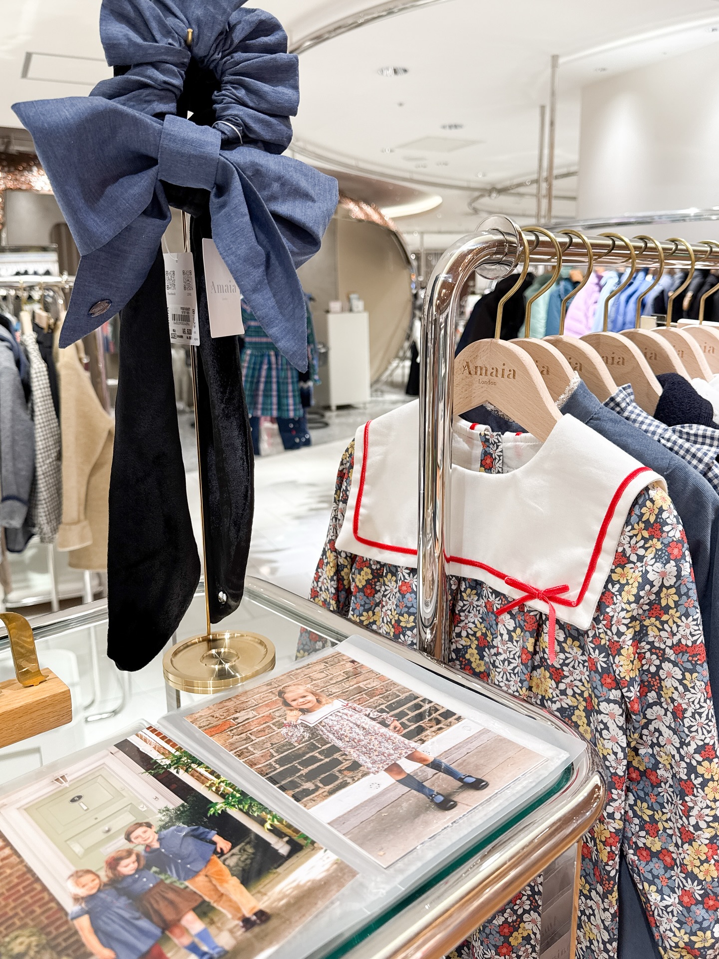 Amaia Kids ポップアップat ISETAN開催中期間：9月24日（水）〜9月30日（火）場所：伊勢丹新宿店本館6階 リ・スタイルキッズ皆さまのお越しをお待ちしております️#アマイアキッズ #amaiakids #amaiajapan #英国子供服 #英国ライフ #リボンシュシュ #女の子ママ #むすめ服 #ママライフ #ヘアアクセサリー #出産祝い #伊勢丹新宿店 #isetan@amaia_japan⁡▼オンラインショップhttps://amaia.jp